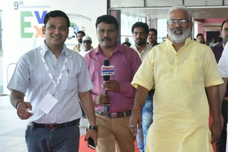 Visiting With
Hon’ble Ministe